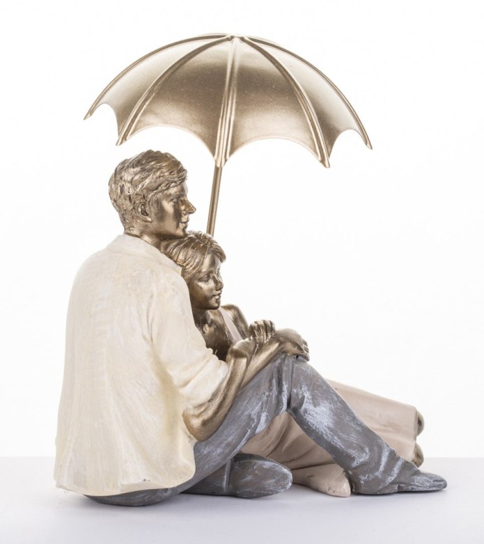 Ozdoba siedząca para pod parasolem